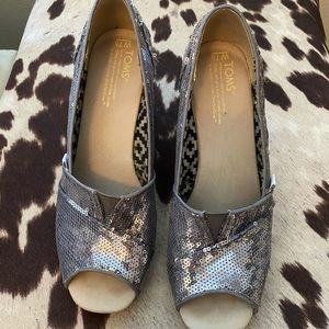 Silver sequined Tom’s Platform wedged